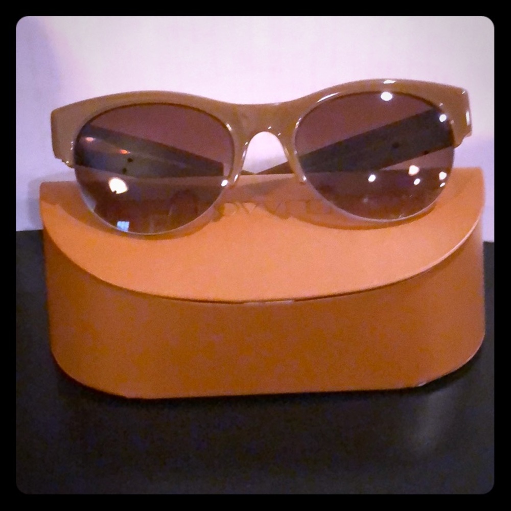 NWT Oliver Peoples Louella Sunglasses 🕶